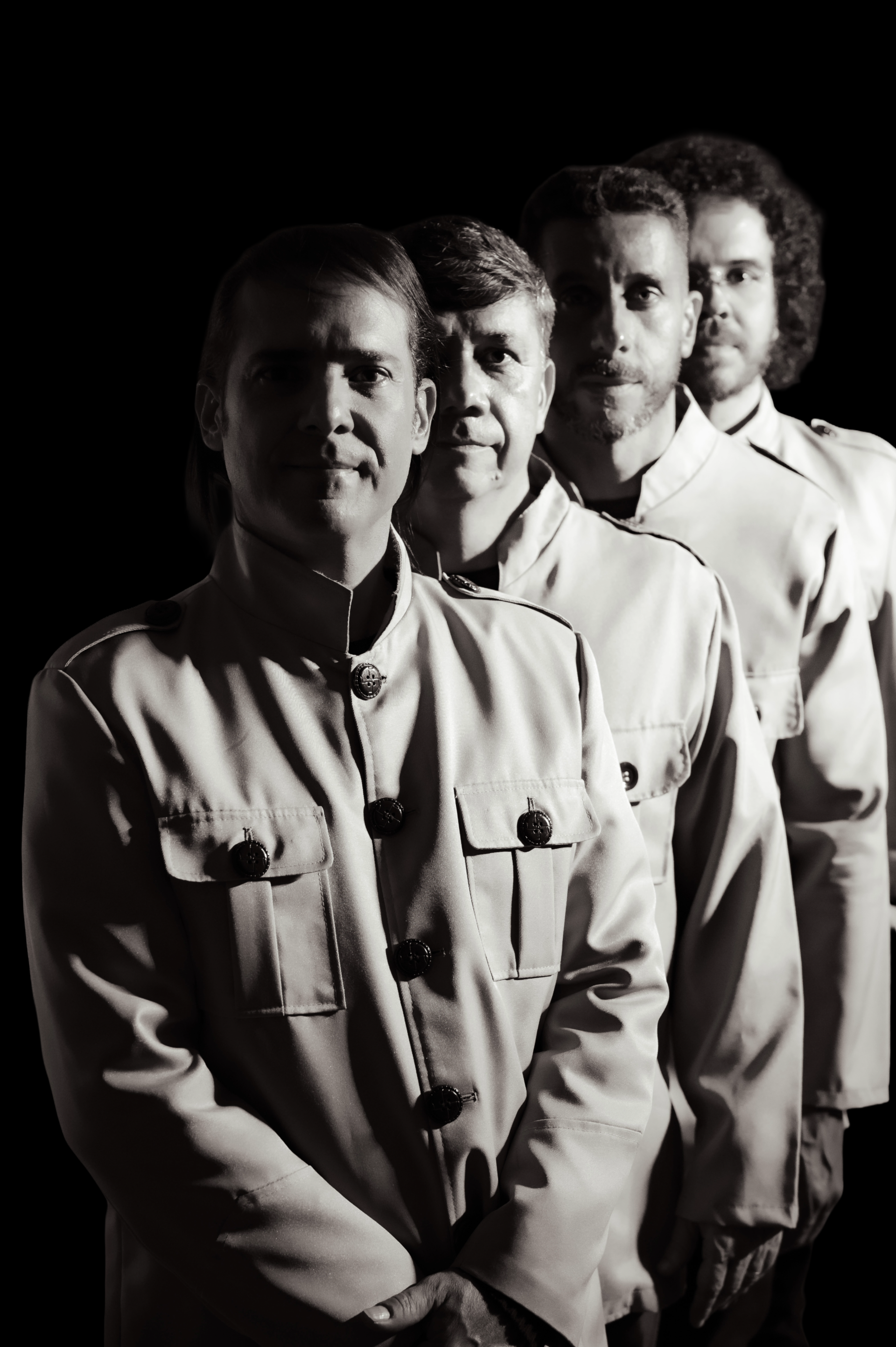 The NightB4 Beatles Band se apresentando ao vivo